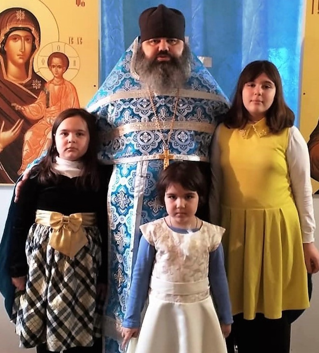 Медицинская работница, 20 лет проработавшая на скорой помощи, поделилась шокирующей историей о том, как один из ее вызовов в цер…