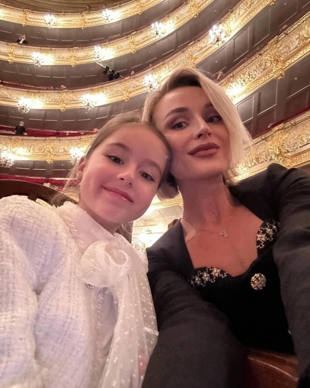 Дочь Полины Гагариной раскритиковала мамин вокал: “Ты не поешь, а орешь!”