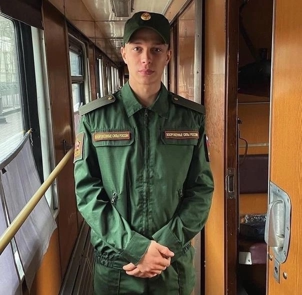 Актер Глеб Калюжный готовится отправиться на срочную службу в армию. Как стало известно, 27 мая он приступит к исполнению обязан…