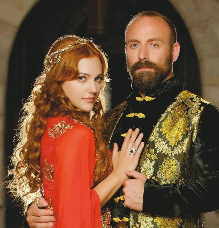 Звезду сериала “Великолепный век” Халита Эргенча приговорили к году и 10 месяцам тюремного заключения…