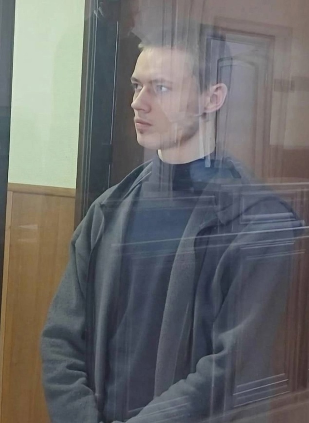 В Архангельске суд вынес жесткий приговор 19-летнему студенту, который оставил своего новорожденного сына в лесу, что привело к …