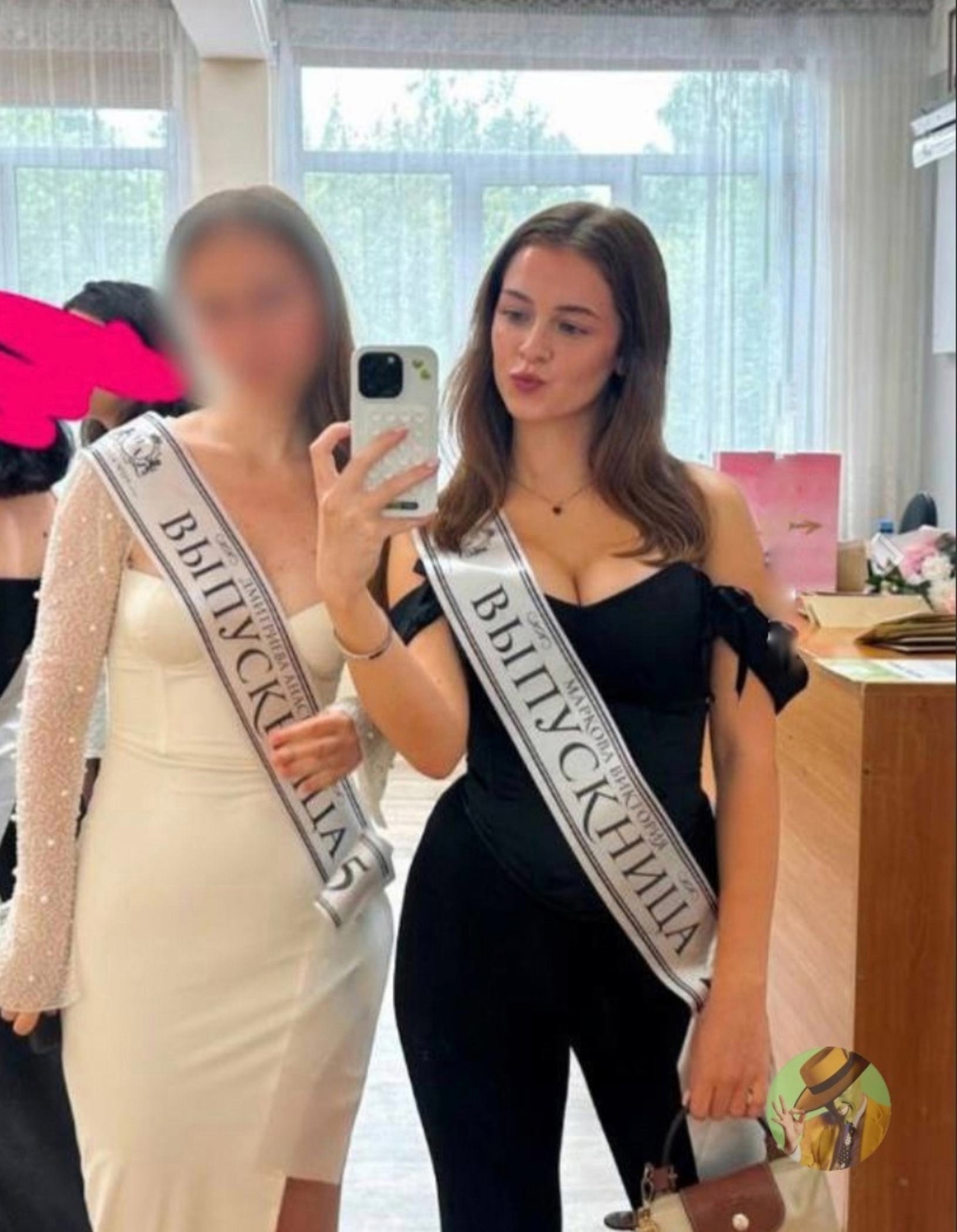 Вика из Калининского района вновь привлекла внимание общественности — её выпускной вечер стал настоящим событием. После нашумевш…