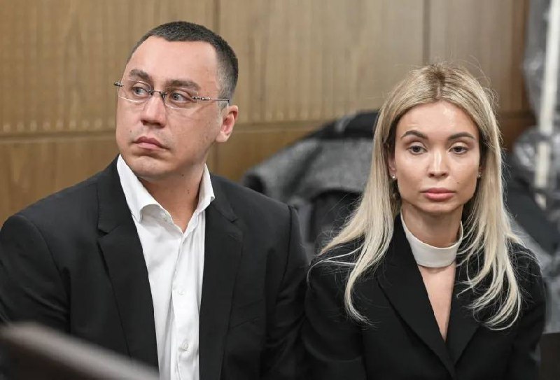 Долг Дмитрия Портнягина перед налоговой продолжает расти, увеличиваясь примерно на 2 миллиона рублей каждую неделю. В настоящее …