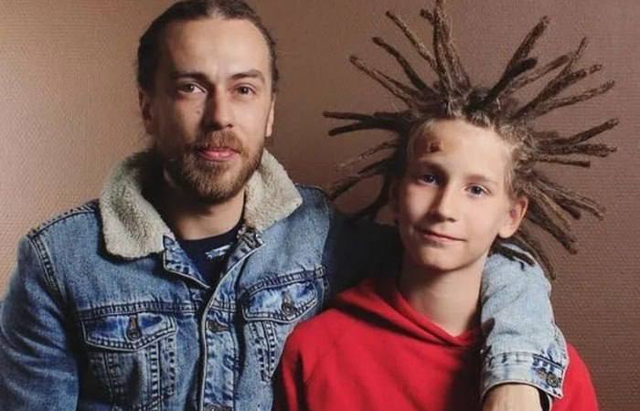 Сын Децла рассказал, почему не исполняет песни отца, несмотря на ожидания поклонников.