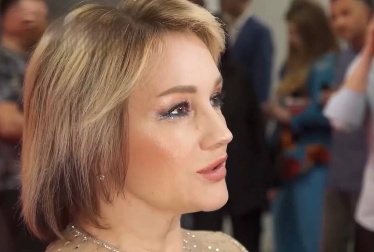 Татьяна Буланова снова села за парту!