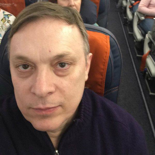 Бывший продюсер группы «Ласковый май» Андрей Разин заочно арестован на два месяца.