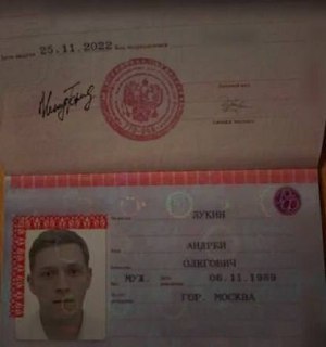 Ларису Долину обманул мошенник, который представился сотрудником Росфинмониторинга. Аферист отправил певице фотографию своего па…