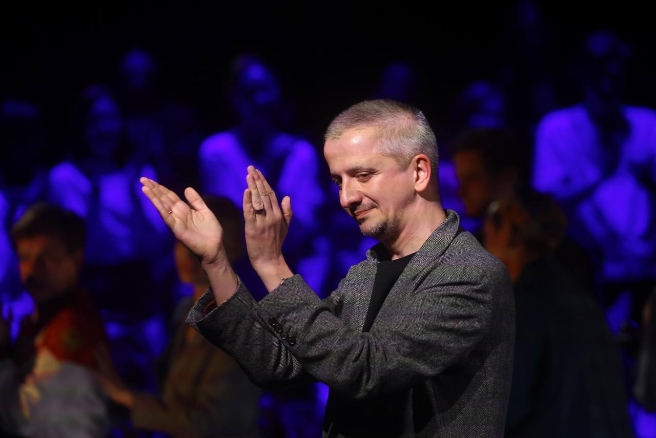 Привет, мои дорогие читатели! Сегодня у нас на повестке дня горячая тема из мира театра и шоубизнеса. Константин Богомолов, наш …