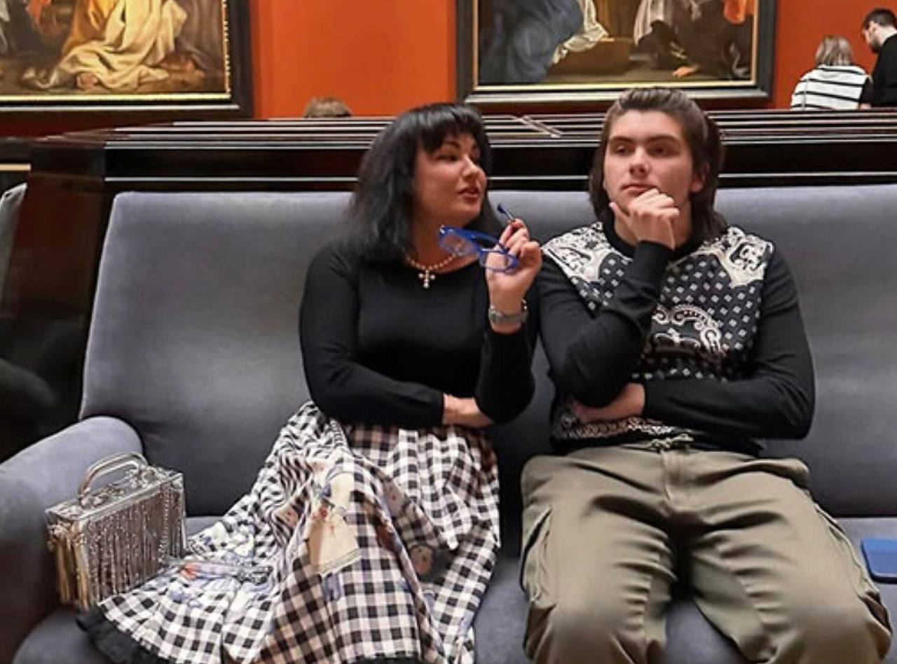 Недавно в свет вышла не просто оперная дива, а настоящая икона стиля и материнства — Анна Нетребко! В сопровождении своего 17-ле…
