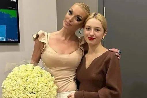 Ох, девочки, вы только представьте, что произошло с Анастасией Волочковой! Она только что вернулась из Германии, где перенесла с…