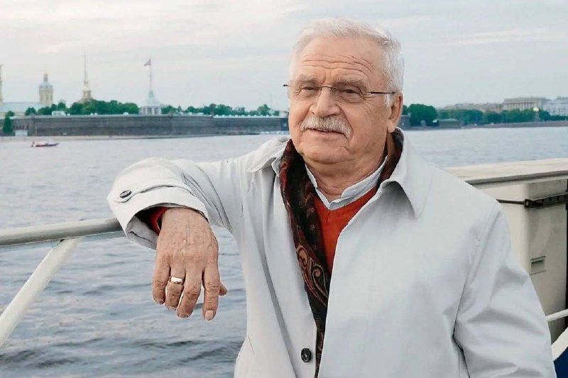 Молодой и энергичный Сергей Никоненко отметил свой 85-летний юбилей — и сделал это с огромным размахом! Даже сам Михаил Мишустин…