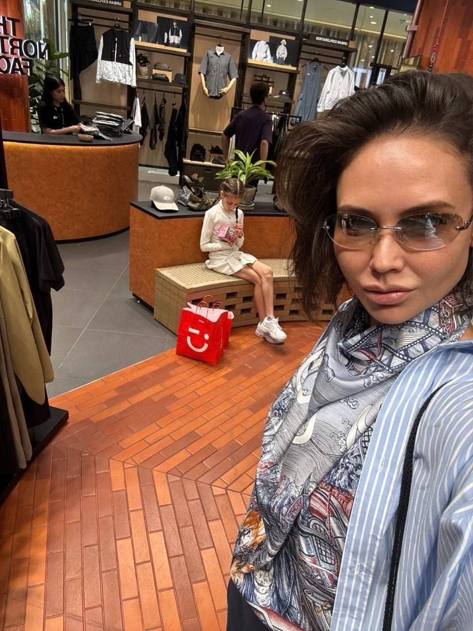 Сегодня у нас прямо семейная мини-бомба: Ляйсан Утяшева и Павел Воля наконец-то показали свою дочь в день её 11-летия! София рас…