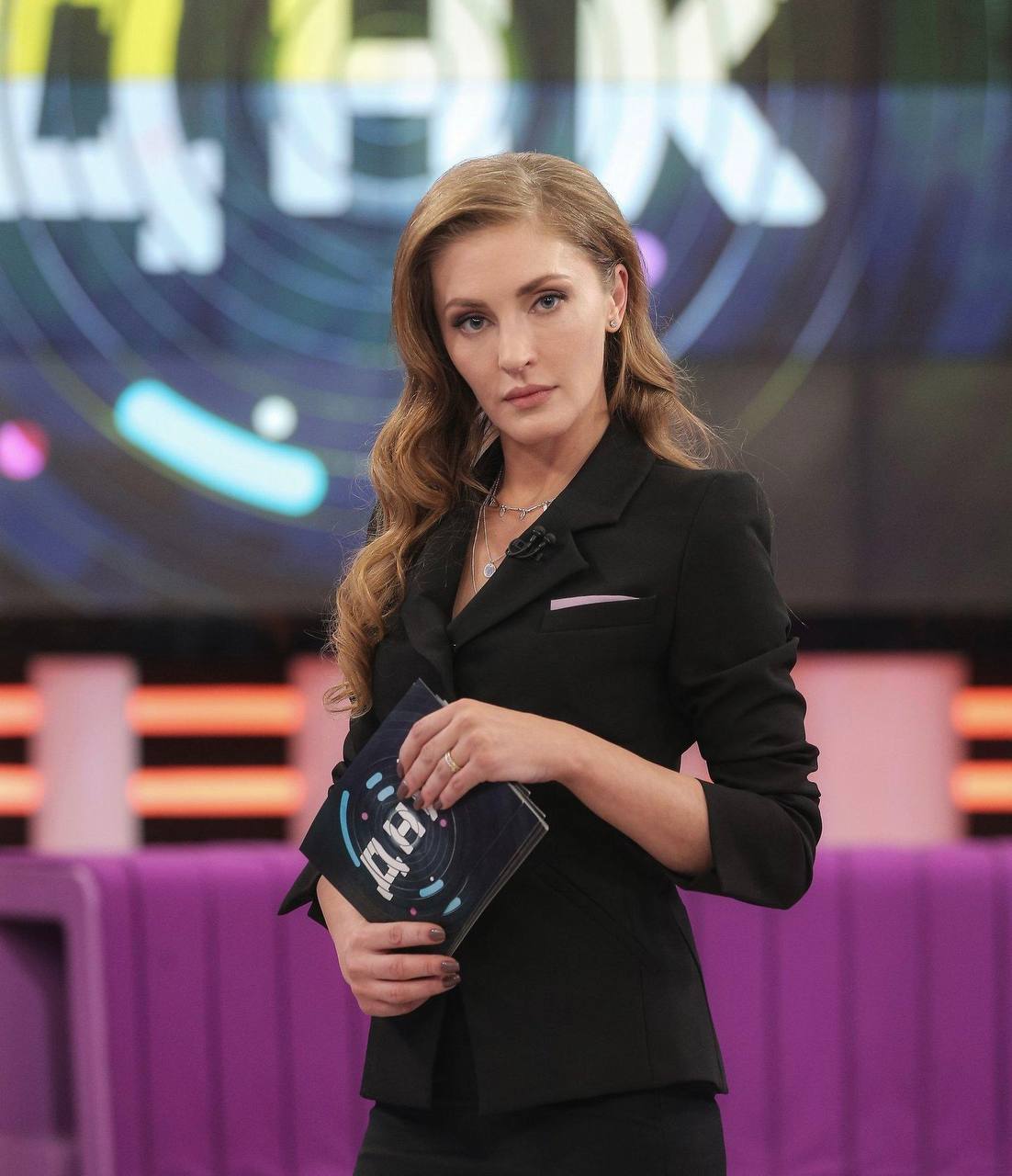 Ой, девчонки, только представьте себе, что произошло с Анной Казючиц, нашей любимой ведущей «ДНК» на НТВ! Недавно она попала в н…