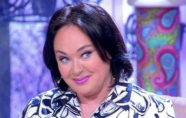 Девочки, вы просто не поверите, какие страсти кипят в семье нашей любимой Ларисы Гузеевой! Недавно интернет буквально взорвался …