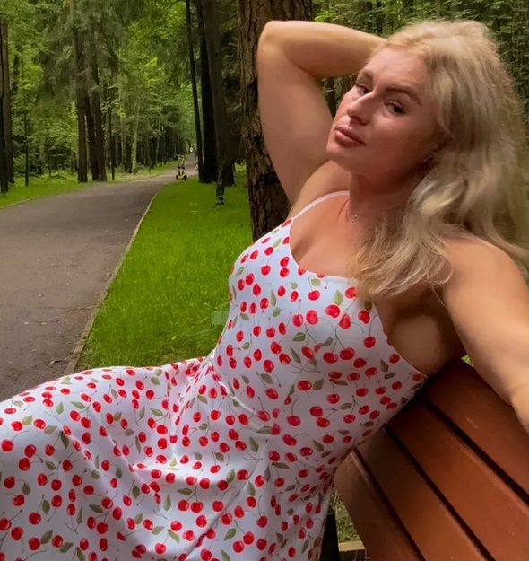 Девочки, вы просто обязаны это видеть! Анна Шукшина, которую мы привыкли видеть в образе стальной спортсменки с кубиками пресса,…