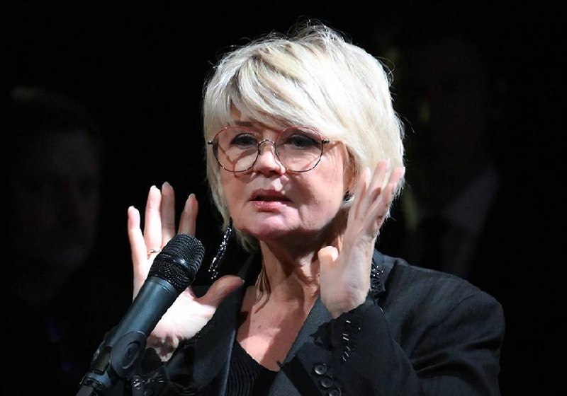Девочки, вы видели, что Юлия Меньшова опубликовала у себя в телеграме? Я, если честно, сначала аж похолодела… Цитата Фаины Ран…