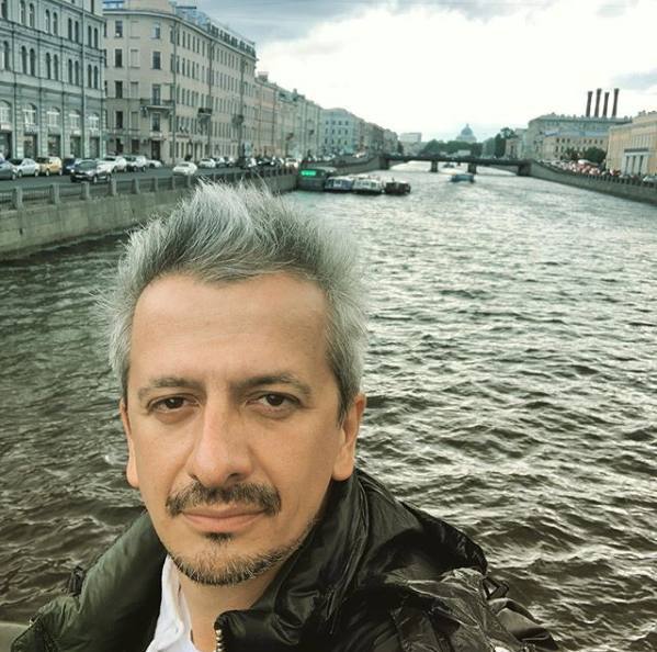 Девочки, вы просто не поверите, что я сегодня раскопала! Наш главный театральный провокатор и по совместительству муж той самой …